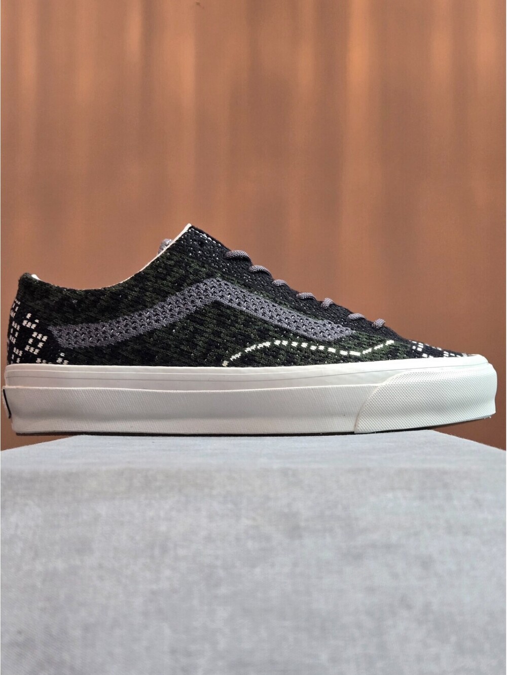 VANS LX Old Skool 35 EK - Cheetah Dried Kelp (VN000EFKEMU) Men's 9 Women's 10.5